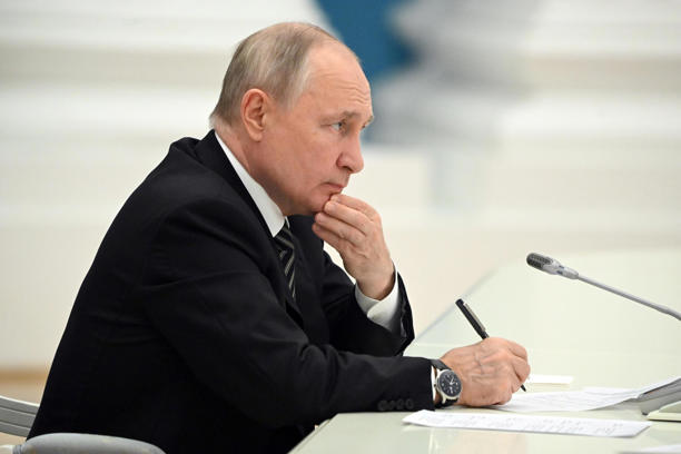 epa10939870 Russian President Vladimir Putin holds a meeting with heads of the main religious denominations of Russia in the Catherine Hall of the Moscow Kremlin, in Moscow, Russia, late 25 October 2023 (issued 26 October 2023). Vladimir Putin stated the need to stop the bloodshed in the Middle East and prevent the conflict from escalating. EPA/SERGEY GUNEEV/SPUTNIK/KREMLIN POOL MANDATORY CREDIT