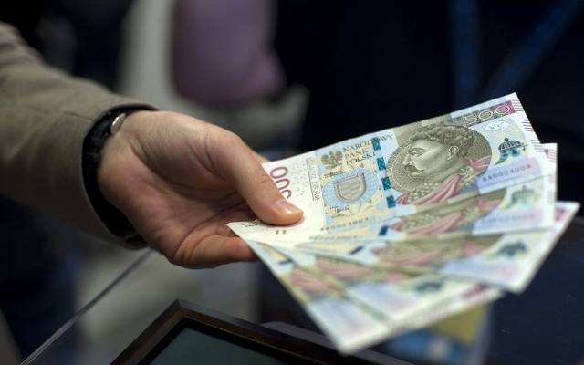 nowy bon o wartości 2500 zł trafi do setek tysięcy polaków! nie ma kryterium dochodowego 30.11.2023