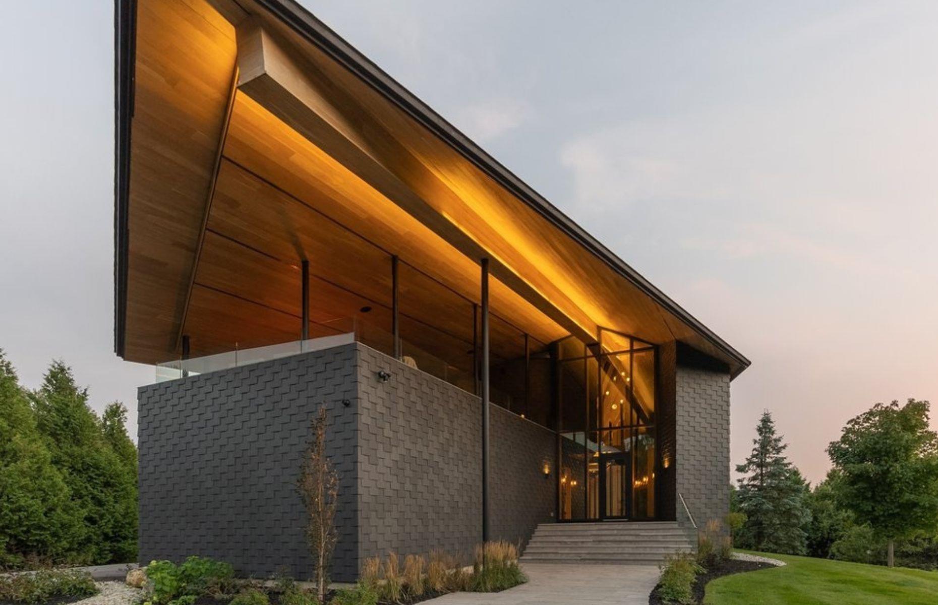 <p>When it comes to wow-factor design, Ipeak House stands head and shoulders above most. Located in the Ontario town of Caledon, this <a href="https://www.loveproperty.com/gallerylist/84607/canadas-most-amazing-mansions-for-sale">show-stopping Canadian home</a> offers style, space, scenery and seclusion in one. </p>