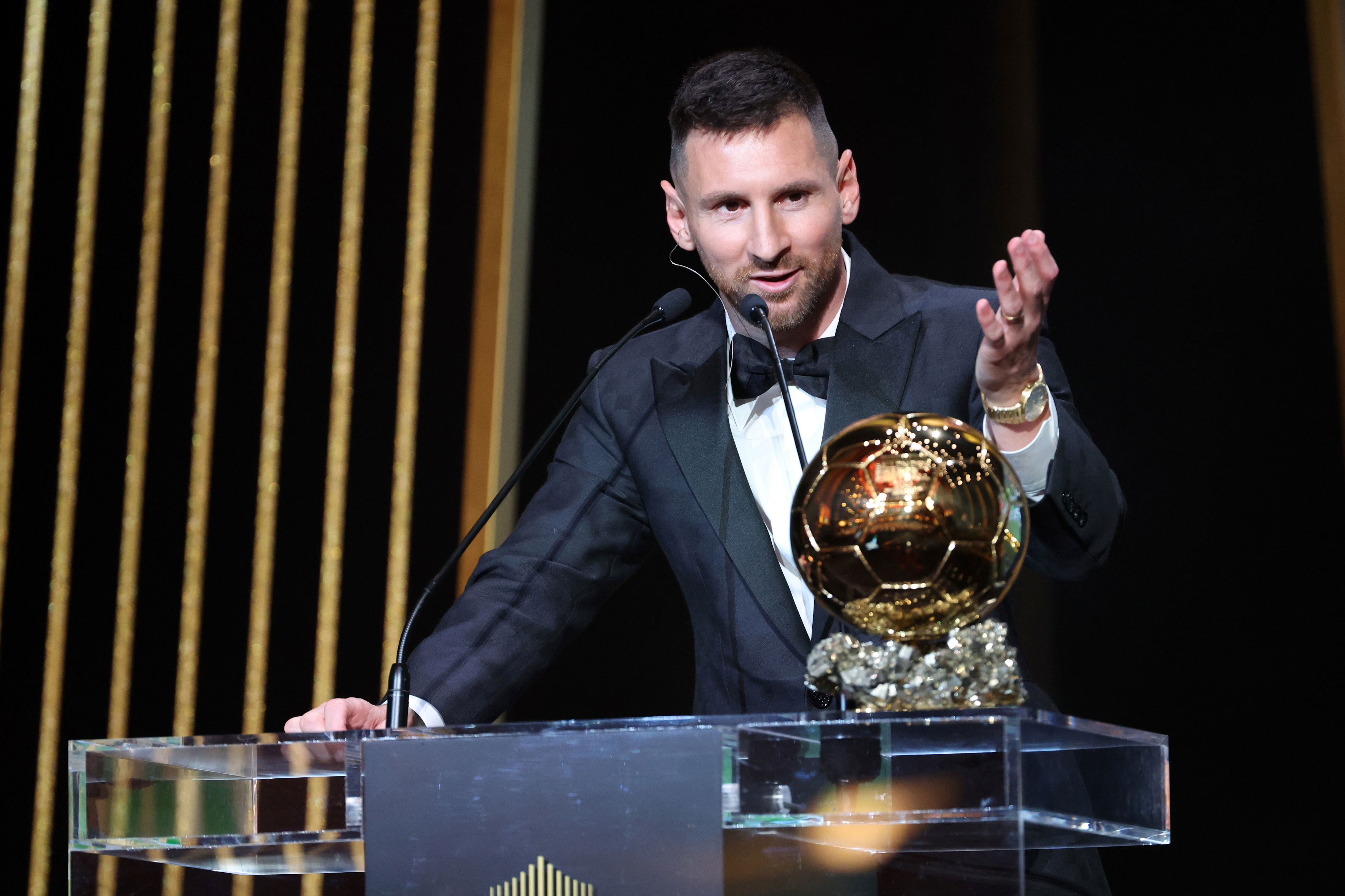 Lionel Messi combina su octavo Balón de Oro con un reloj de oro
