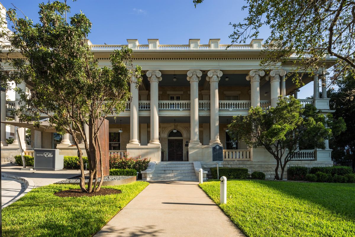 <p>This Greek Revival-style mansion has simple interiors with a collection of Texas Modernist artworks throughout. A wrap-around veranda overlooks the front lawn, and a cabana-lined pool makes it the ideal place to relax.</p><p><a class="body-btn-link" href="https://hotelella.com/">BOOK NOW</a></p>