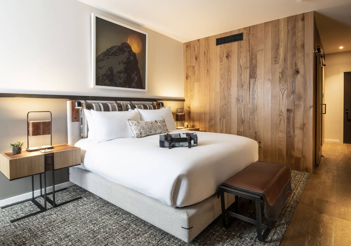<p>The interiors of this hotel are inspired by its natural surroundings: mountain ranges, rivers, and tree-lined paths. It boasts a western meets contemporary atmosphere that's extraordinarily cozy.</p><p><a class="body-btn-link" href="https://go.redirectingat.com?id=74968X1553576&url=https%3A%2F%2Fwww.booking.com%2Fhotel%2Fus%2Fthe-cloudveil-autograph-collection.html&sref=https%3A%2F%2Fwww.redbookmag.com%2Flife%2Fcharity%2Fg45722939%2Fbest-prettiest-hotel-every-state%2F">Shop Now</a></p>