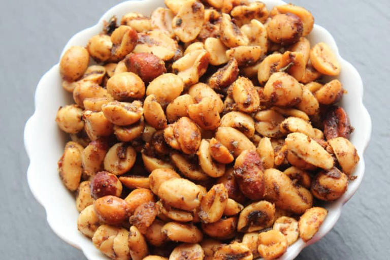 Spicy Crock Pot Chili Nuts