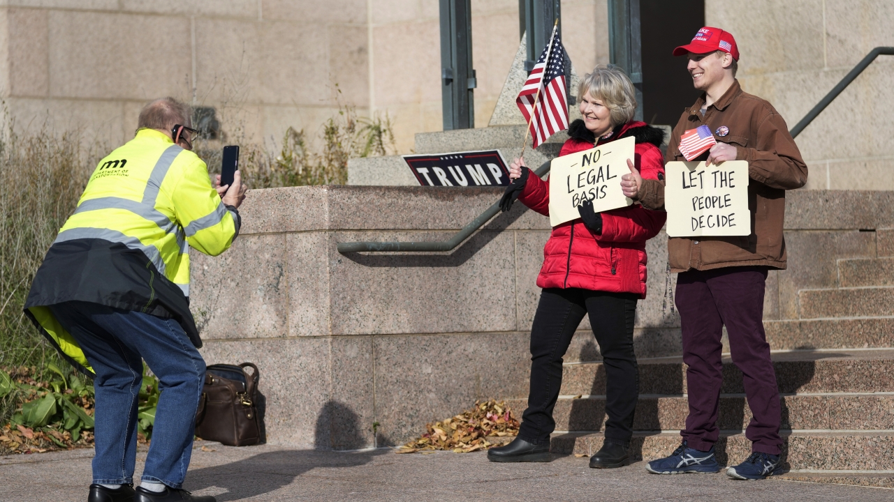 Some Minnesota Voters Want Trump Off The Ballot For 2024   AA1jiPQm.img