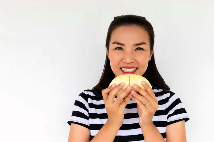 6 tips makan durian agar terhindar dari efek sampingnya