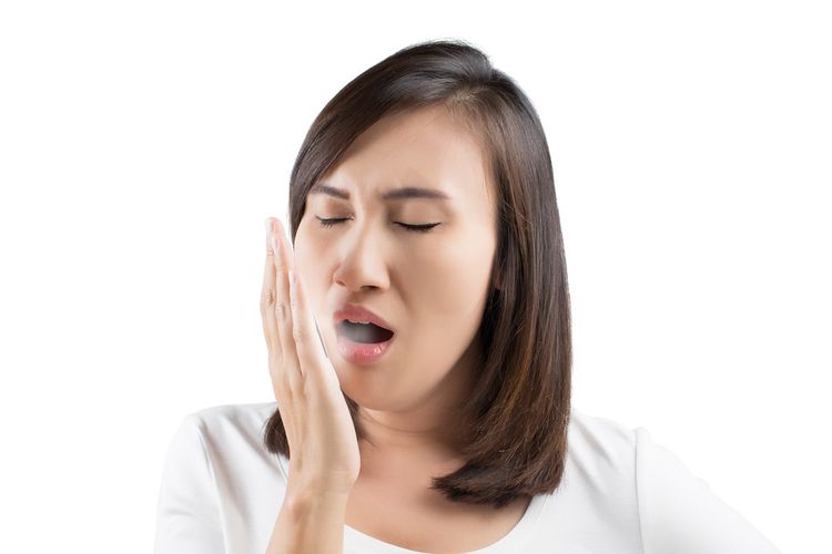 ampuh! cara menghilangkan bau mulut karena gigi berlubang saat puasa 2024