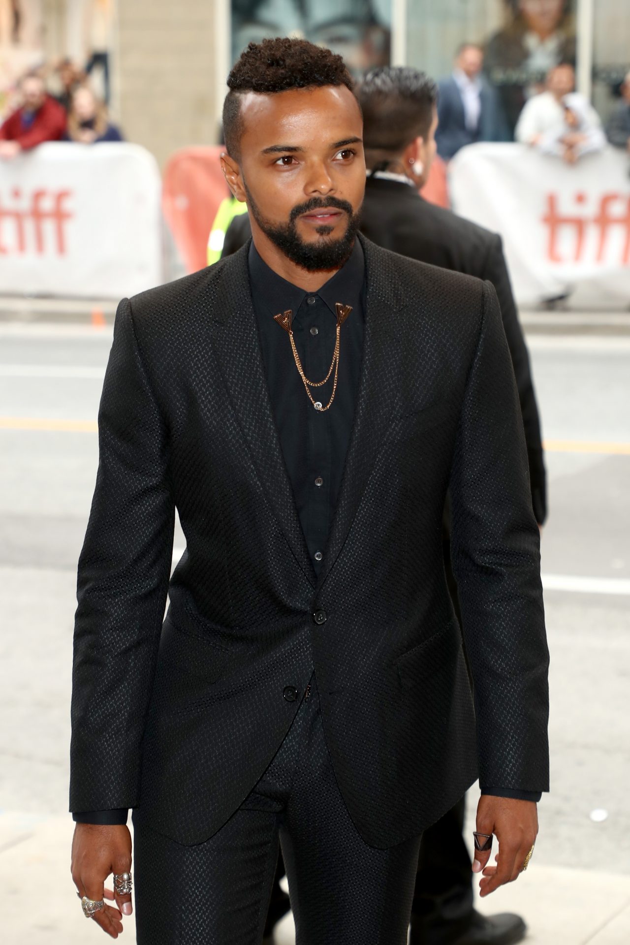 Fallece a los 10 años el hijo de Eka Darville, actor de Marvel y de los