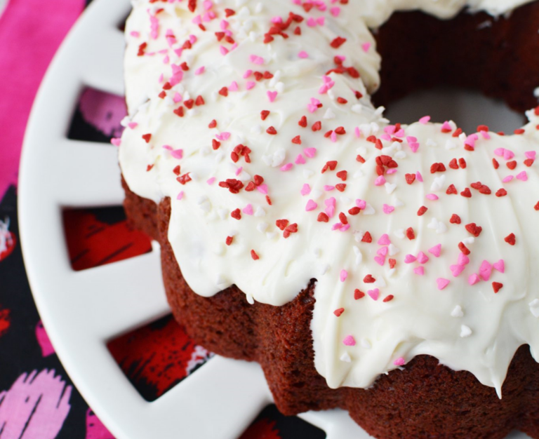 19 Amazing Cake Mix Dessert Recipes to Make the Holiday Season