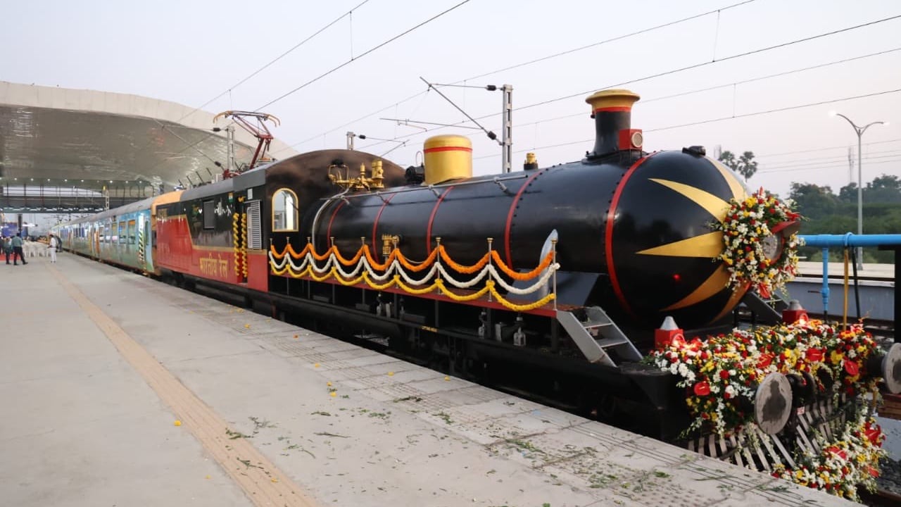 Western Railway Adds Vadodara Stoppage for Ahmedabad Ekta Nagar Steam