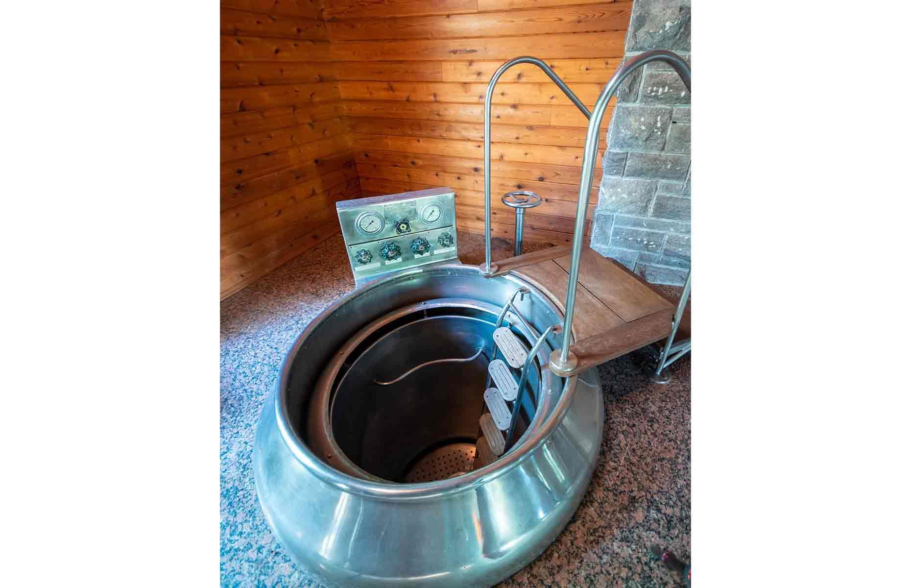 Explore the derelict mansion once owned by 'Canada's Trump'