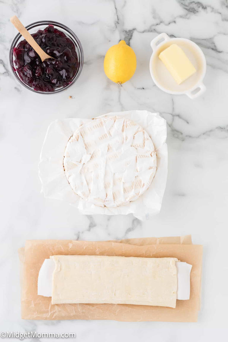 Baked Brie In Puff Pastry With Blueberry Pie Filling Recipe