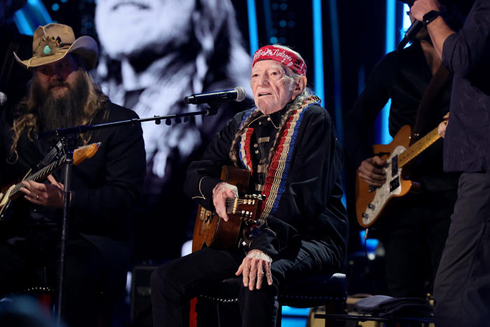 willie nelson expected back on road for outlaw music festival concert tour