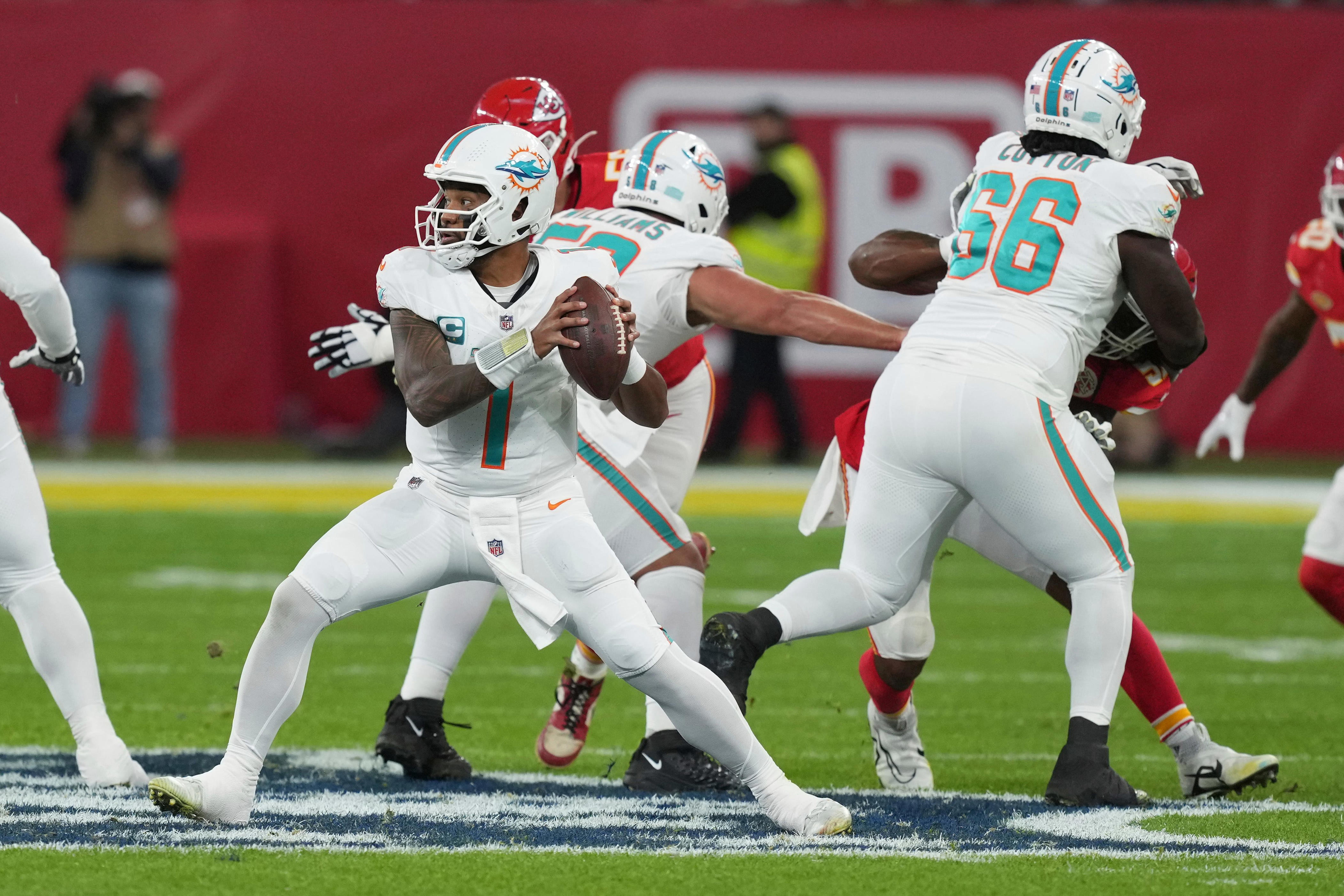 Live updates: Miami Dolphins losing big to Kansas City Chiefs in Germany