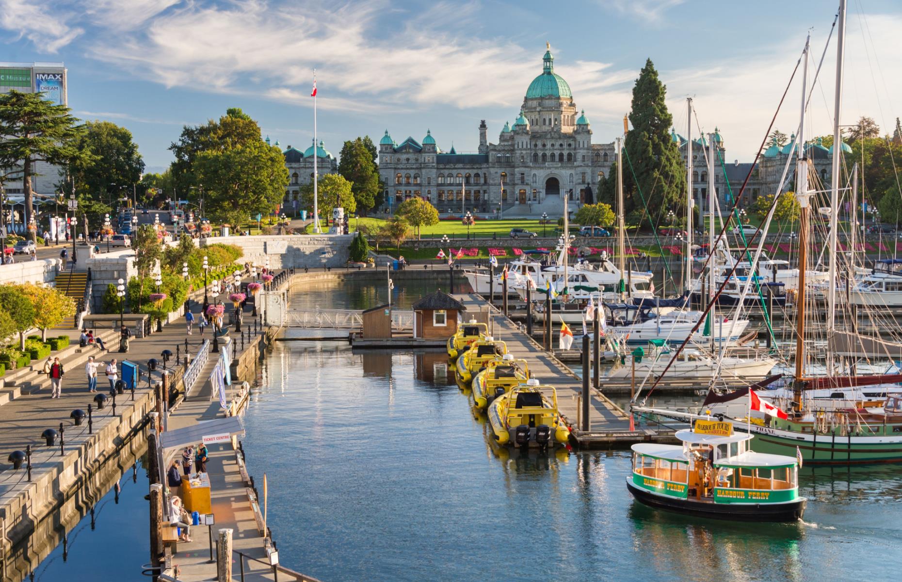 Explore Canada's Beauty With These 30 City Break Destinations