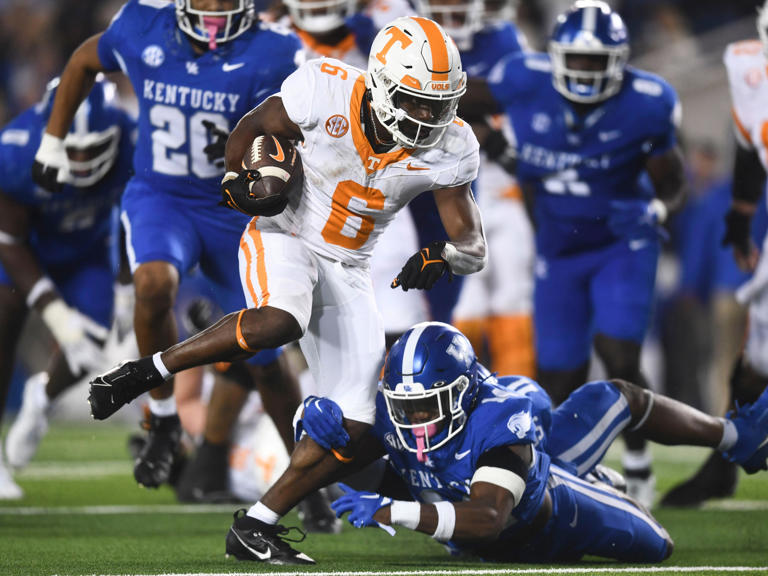 tennessee-football-announces-uniform-combination-for-florida-game