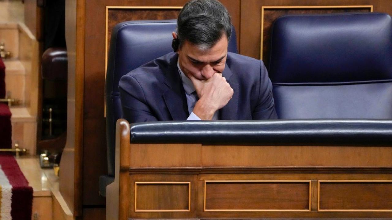 ισπανία: ο πέδρο σάντσεθ ανακοινώνει στις 12:00 αν θα παραιτηθεί ή όχι από την πρωθυπουργία