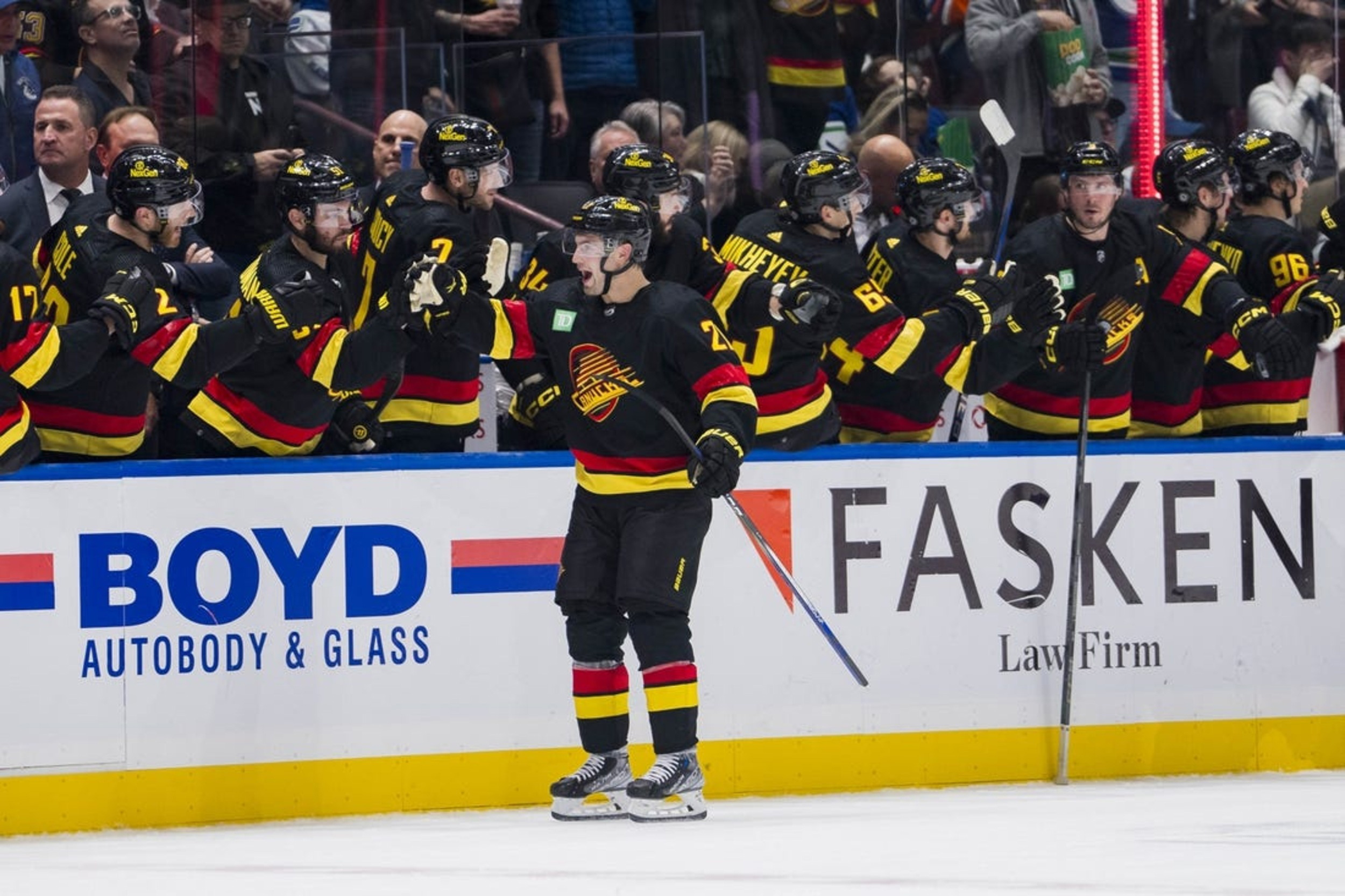 Quinn Hughes racks up 4 points as Canucks crush Oilers