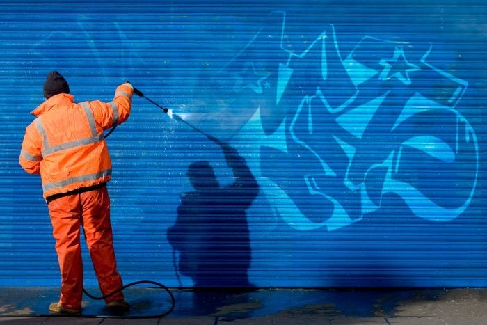 8 Best Ways To Remove Spray Paint   AA1jyR9Z.img