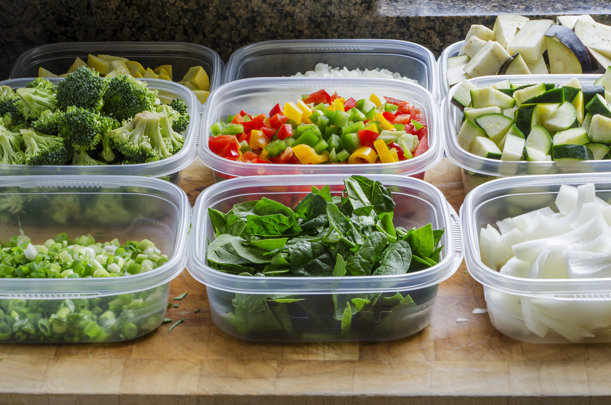 <p>Clear containers such as glass or plastic make it easy to see the food contents, which can encourage you to use the food sooner.</p>