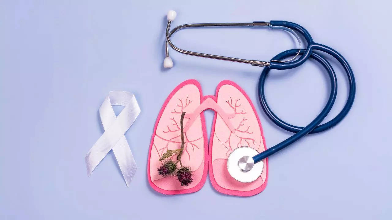 lung-cancer-awareness-month-early-warning-signs-and-ways-to-reduce