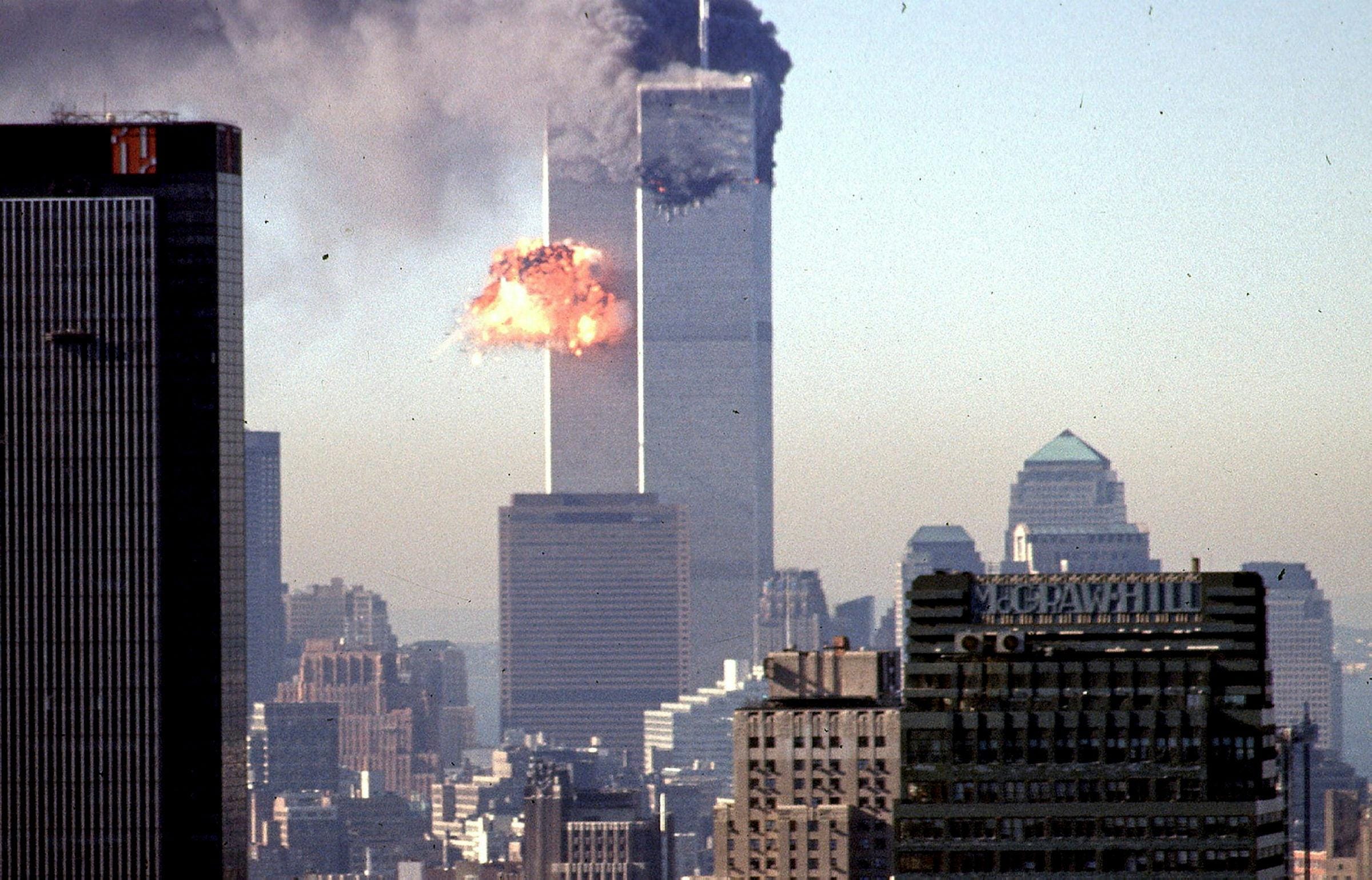 Когда был теракт башни близнецы. Башни ВТЦ 11 сентября 2001. Всемирный торговый центр в Нью-Йорке 11 сентября 2001 года.