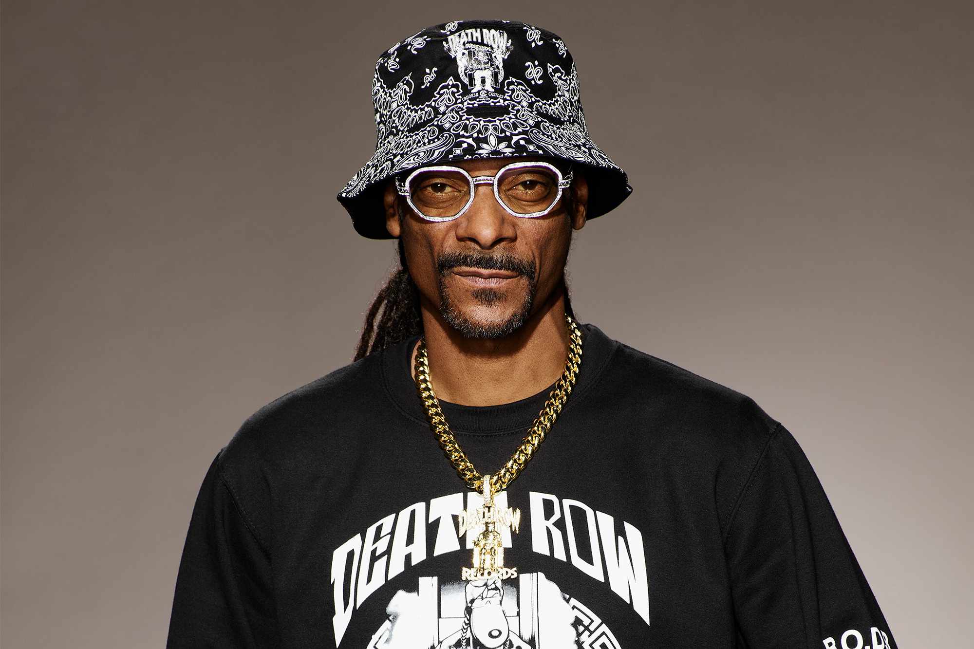 Концерт снуп. Snoop Dogg рэпер 2024. Snoop Dogg рэпер. Snoop Dogg - 2002 - paid Tha cost to be da bo$$. Snoop Dogg, Eminem, Dr. Dre - back in the game ft. DMX, Eve, Jadakiss, Ice Cube, method man, the Lox.