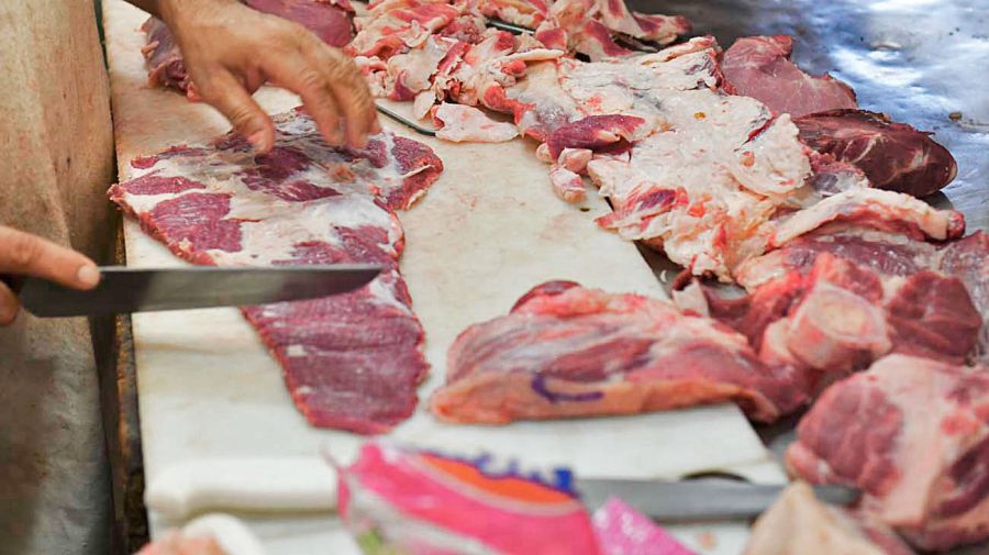 el desplome consumo de carne y el aumento de tarifas ponen en jaque a las carnicerías