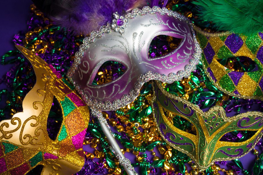 Krewe Mystique de la Capitale: Baton Rouge Mardi Gras parade is fun for