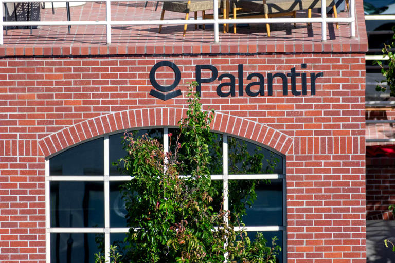 Palantir Gets ‘Unexpected’ $115 Million Add-On to Army Vantage Contract ...