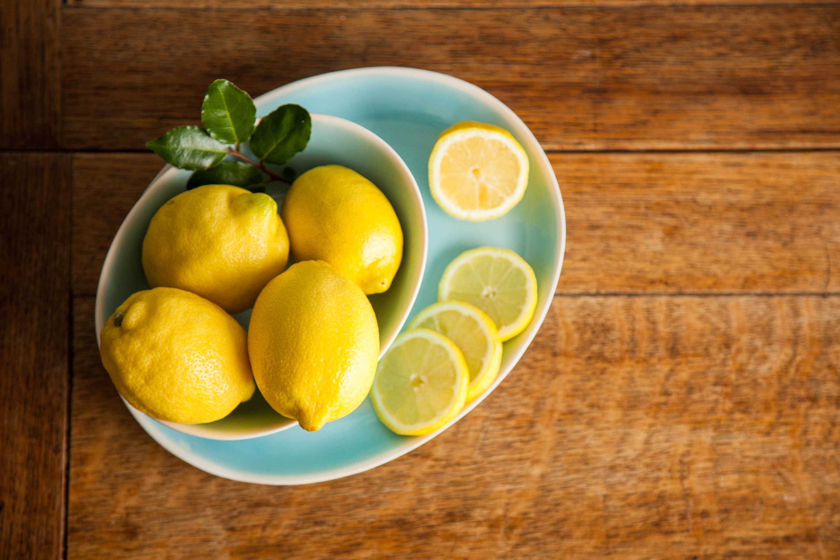 o limão é bom para pessoas com problemas renais? uma revisão feita por profissionais de nutrição