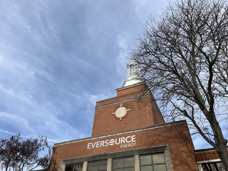 Eversource and UI supply rates expected to decrease for 2024 winter season