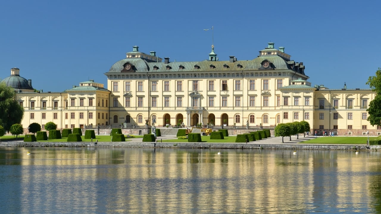 <p><span>Drottningholm Palace is Sweden’s most famous royal place and home to Sweden’s royal family. For those who didn’t know, Sweden is still a monarchy and has been in continuity since the 10th century. That means Sweden still has kings, queens, princes, and princesses.</span></p><p><span>Speaking of the palace, it was built in the 17th century and is the best-preserved palace in Sweden. Since the 1980s, the royal family has called it its permanent residence.</span></p>