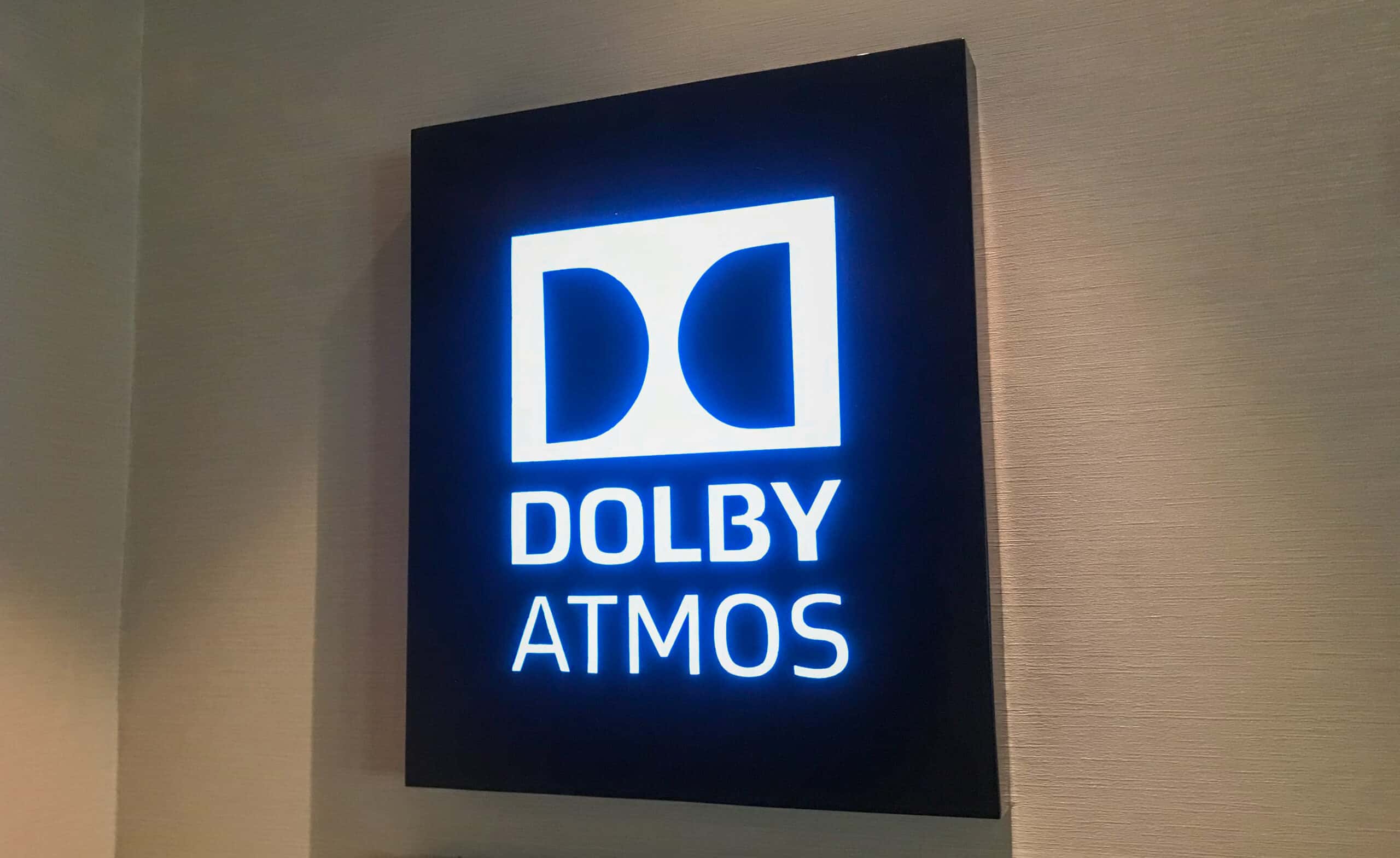 Долби диджитал. Dolby Atmos. Dolby Digital DTS. Dolby Atmos фото.