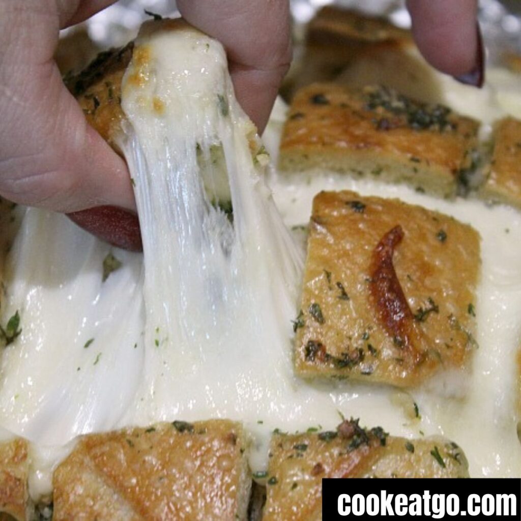 Pull Apart Cheesy Garlic Bread! Perfect Italian Dinner Side Dish!