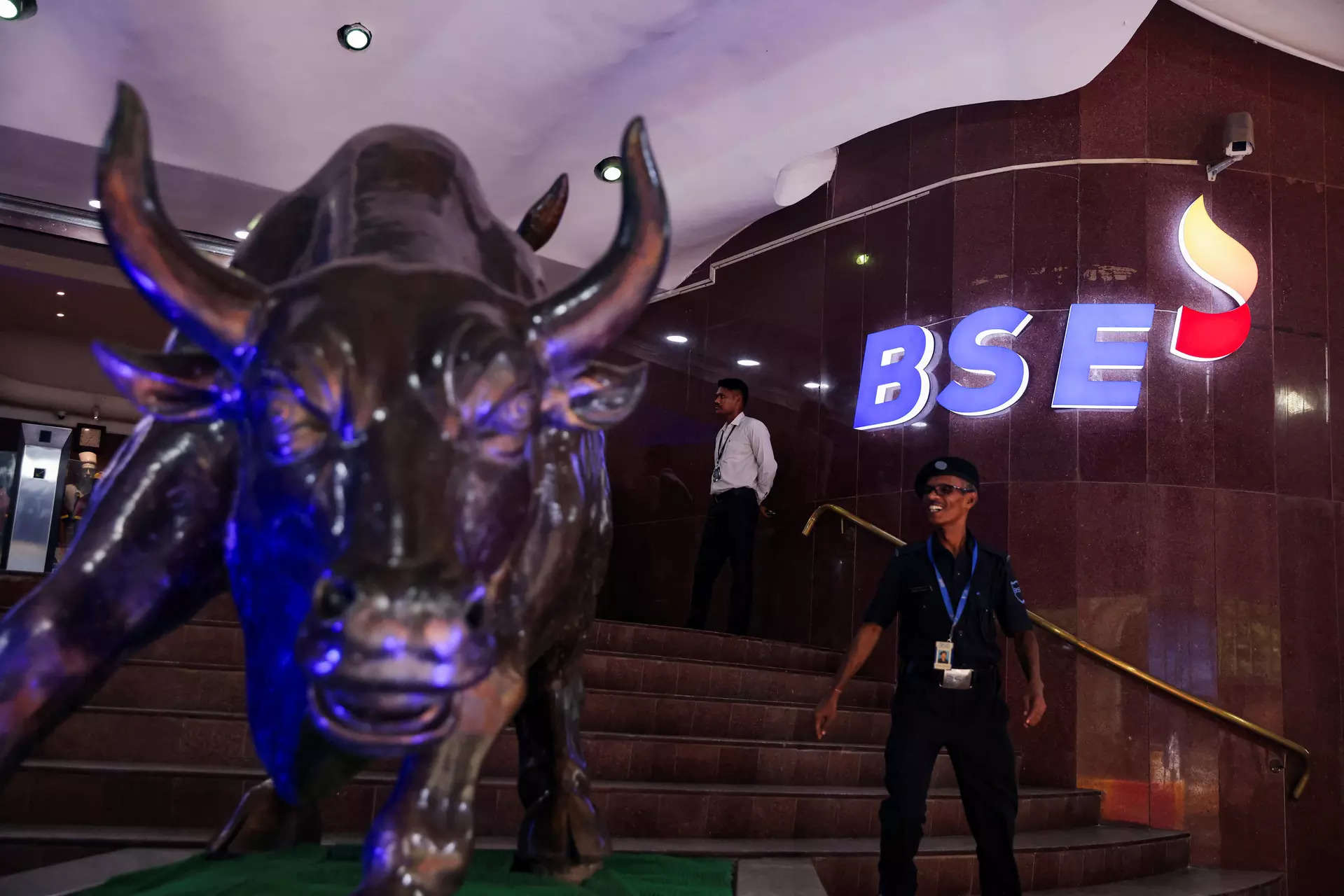 riding on the digitization of indian capital markets! jefferies initiates 'buy' on bse. sees 24% upside