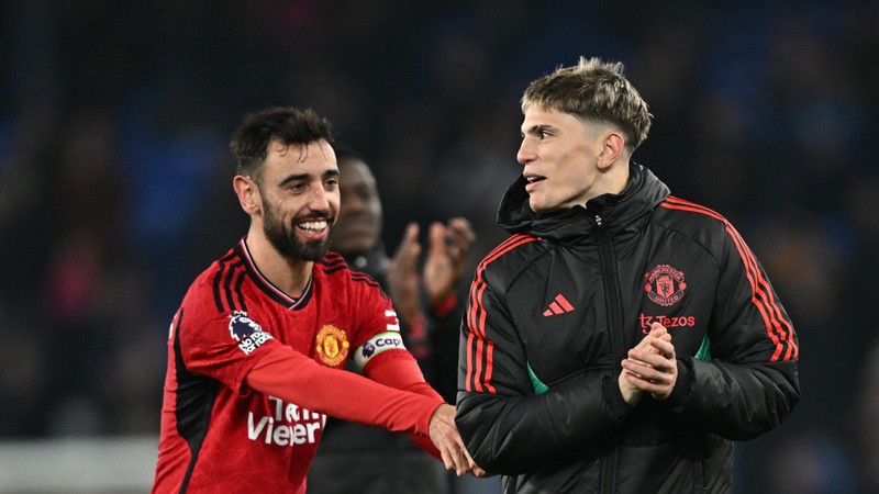 shades of cr7? manchester united’s bruno fernandes says alejandro garnacho could be ‘something special