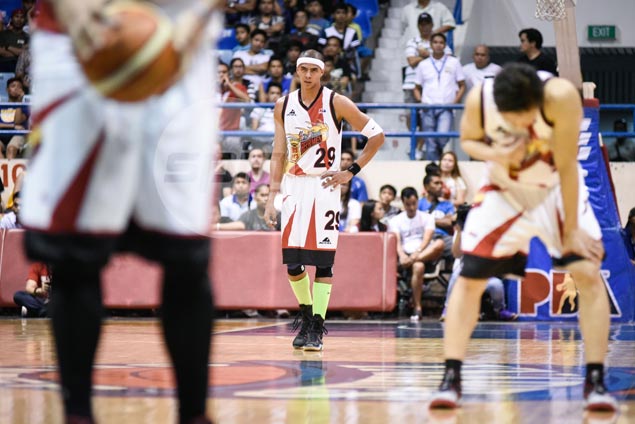 arwind not thrilled as cabagnot's no. 5, seigle's 42 worn by present beermen