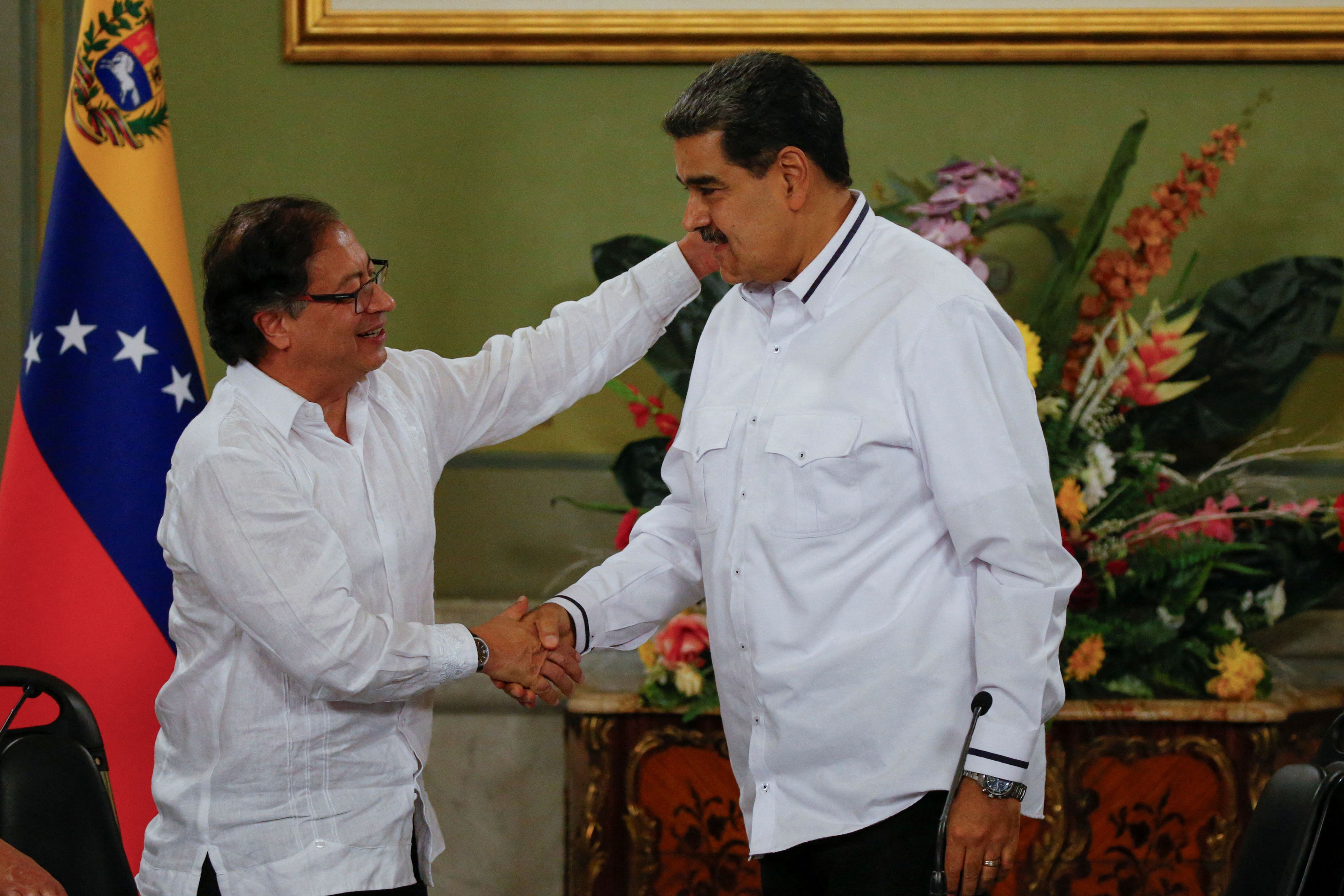 petro reabre el debate sobre una asamblea constituyente y oposición colombiana lo acusa de intento de “golpe de estado”