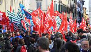 sindacati italiani umiliati dai bancari, le sfilate in piazza sono un flop ai danni dei lavoratori