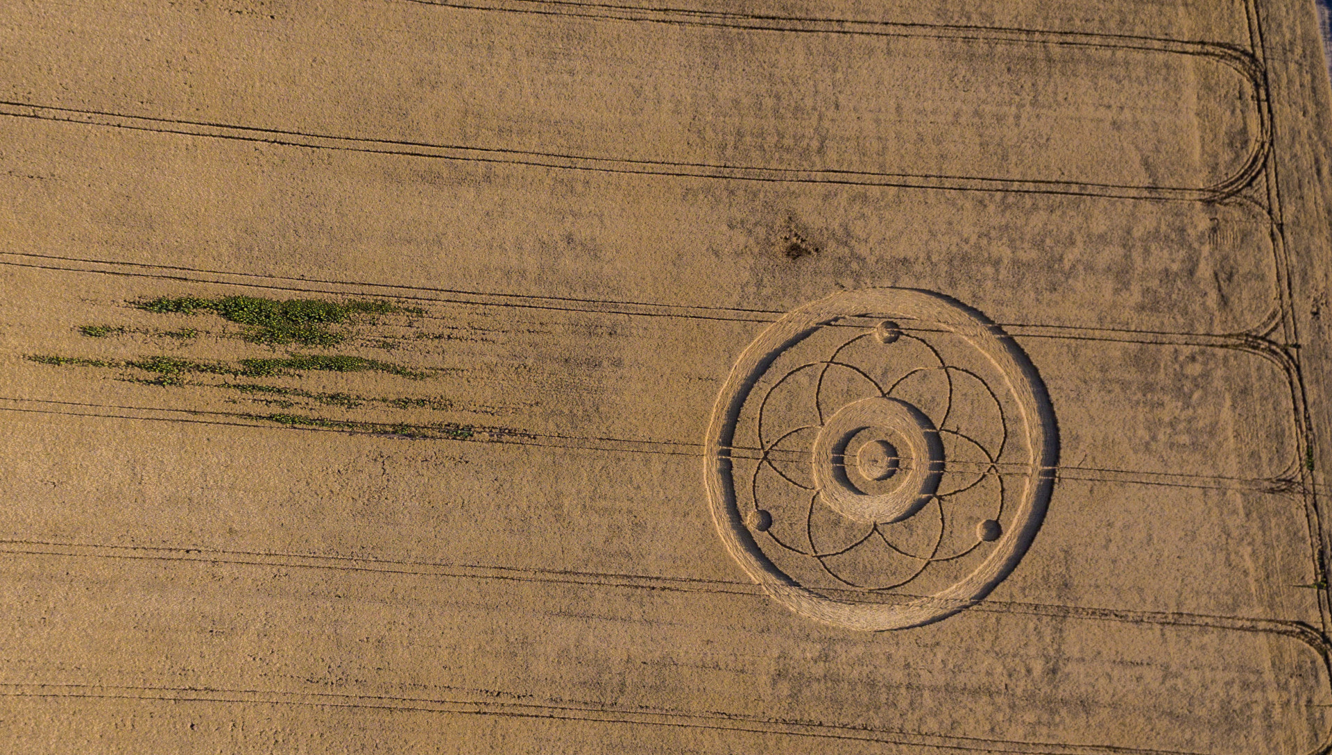 Crop circles what do we know about this mysterious phenomenon?(01)