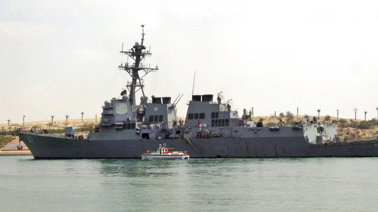 us destroyer attacked by missiles in gulf of aden