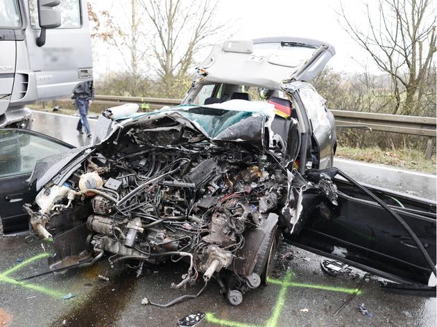 Tödlicher Frontalzusammenstoß Auf B470: Autofahrer Stirbt Nach ...