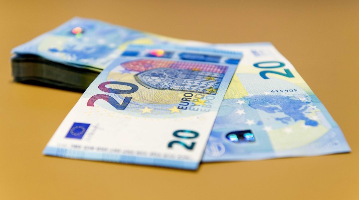 aprovado aumento para 5.000 euros do limite para não declarar doações entre pais e filhos
