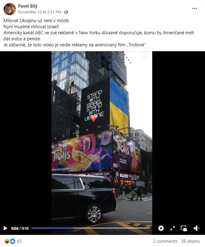billboard, na kterém je podpora ukrajině zdánlivě nahrazována podporou pro izrael, byl zmanipulovaný