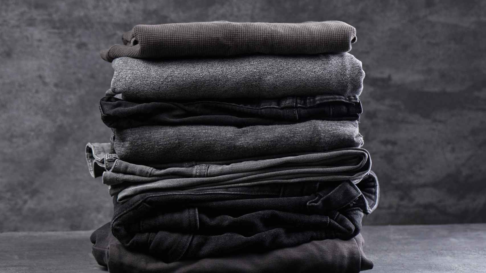 el remedio casero para devolver a la ropa oscura su color original: fácil y barato