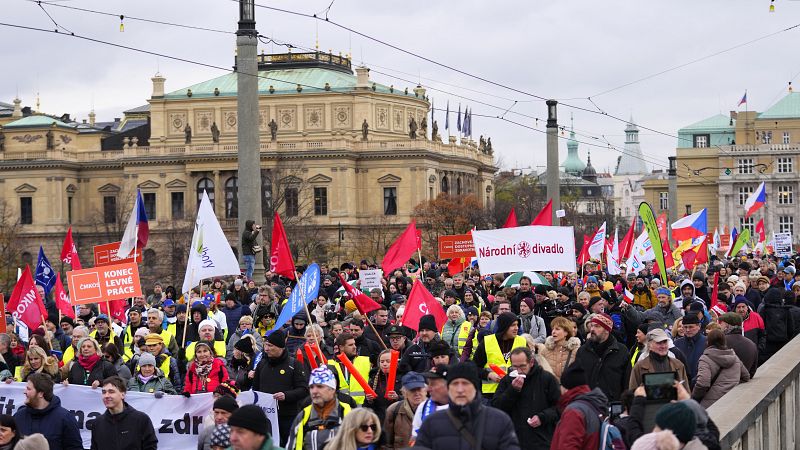 repubblica ceca, la protesta dei sindacati contro i tagli alla spesa e alle tasse