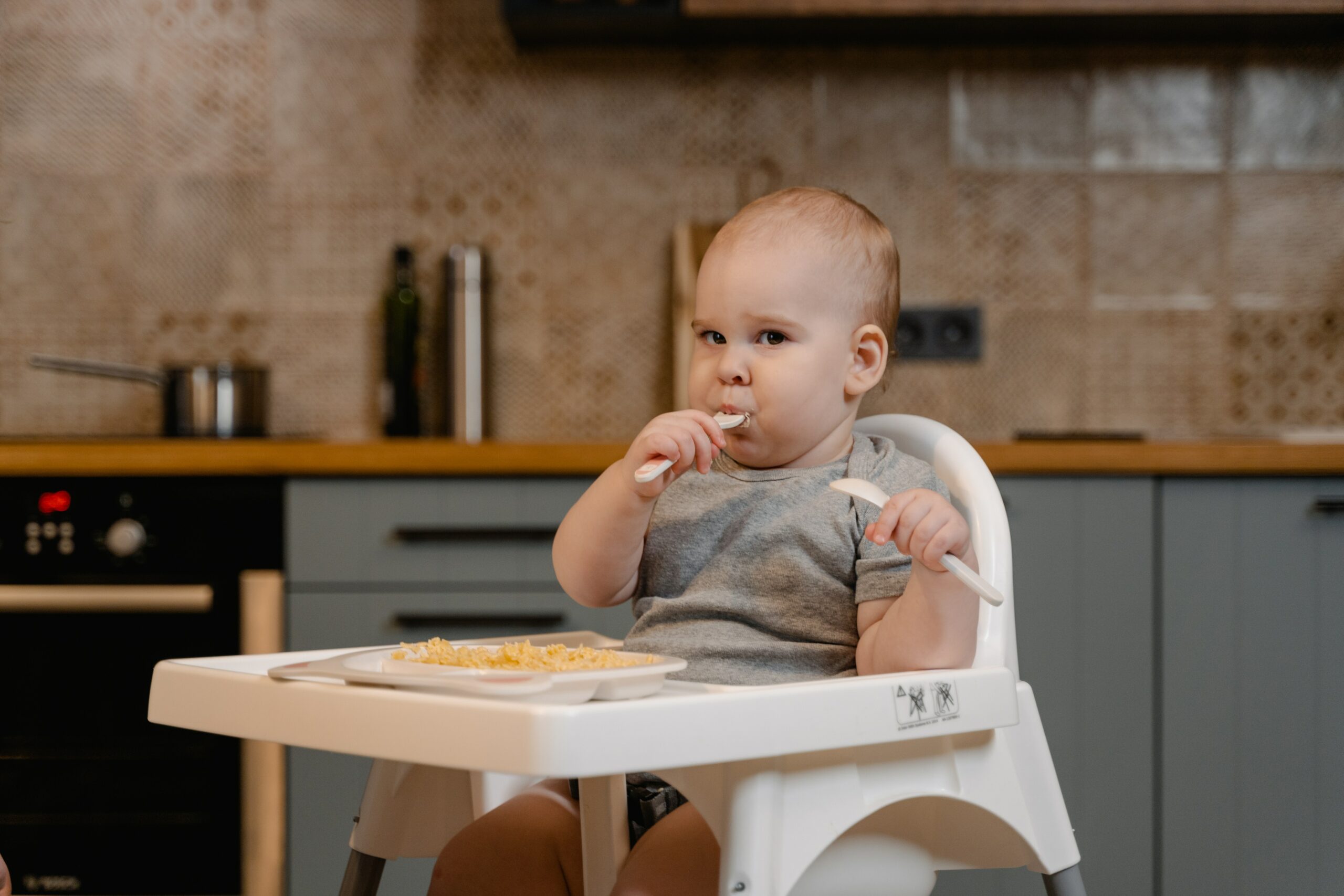 <p>Feeding on the go can be challenging, especially when high chairs are not always available. Enter Totseat, a portable fabric high chair that easily adjusts to fit any chair. Its ingenious design is compact enough to fit in your handbag, and installation is a breeze. Plus, it's machine washable, because we all know those spaghetti stains are inevitable. Never again will you have to battle balancing a baby on your knee while attempting to eat your meal. </p>