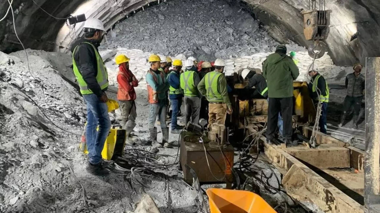 uttarkashi tunnel rescue: rat-hole mining rescuers begin drilling, vertical boring makes headway | key updates