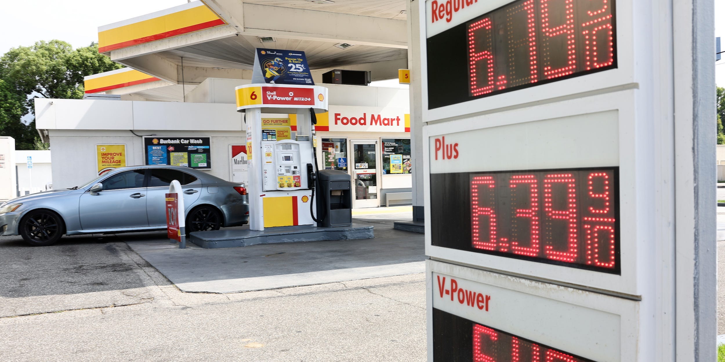 us gas prices have tumbled for 2 months to notch their longest streak of declines in over a year