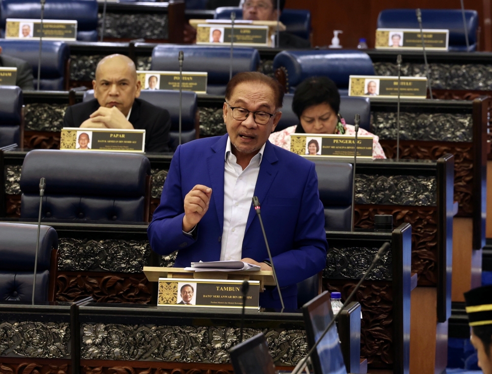 stop delirious thoughts of taking over putrajaya, pm anwar tells perikatan after yet another mp declares support for govt